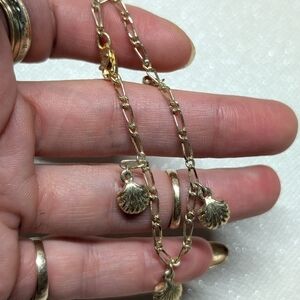 Gold Shell Charm Bracelet Cute Vintage